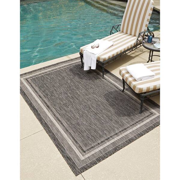 Outdoor Soft Border Black 4' 0 x 6' 0 Area Rug