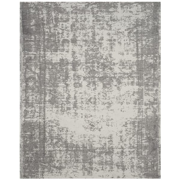 SAFAVIEH Classic Vintage Silver/Ivory 9 ft. x 12 ft. Border Area Rug
