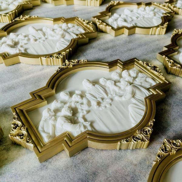 10 in x 13 in Gold Metal The Last Supper with Modern Wall