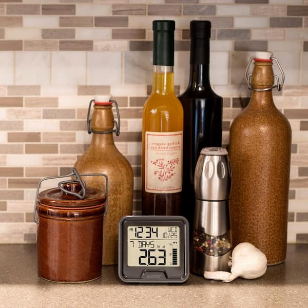 Wireless Digital Rain Gauge with Indoor Temperature