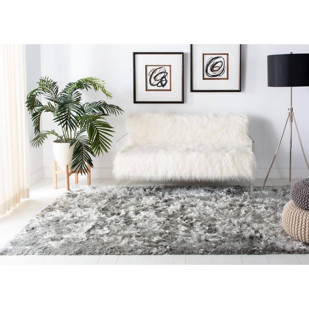 Silver 4' x 4' Square Hand-Tufted Shag Area Rug