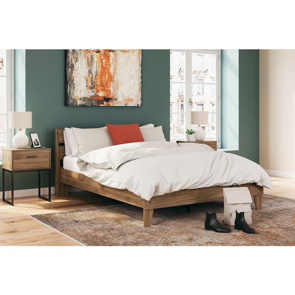 Deanlow Brown Queen Panel Headboard