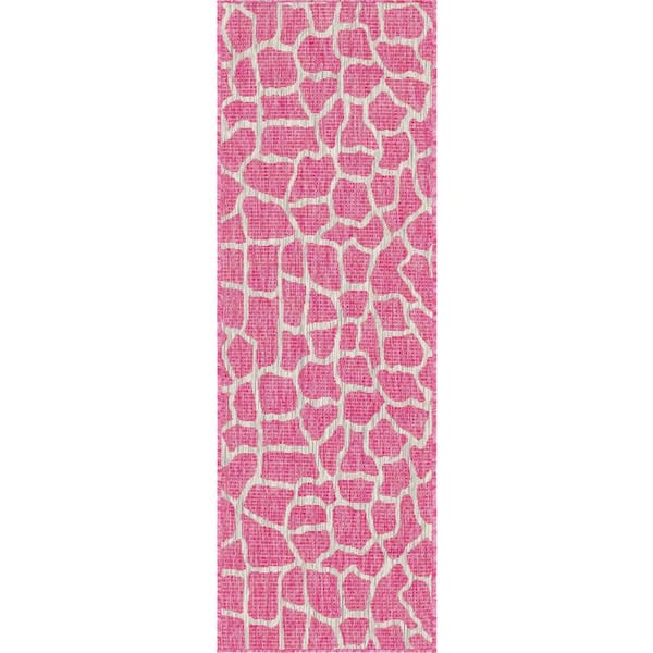 Unique Loom Outdoor Giraffe Pink 2 ft. x 6 ft. Runner Rug