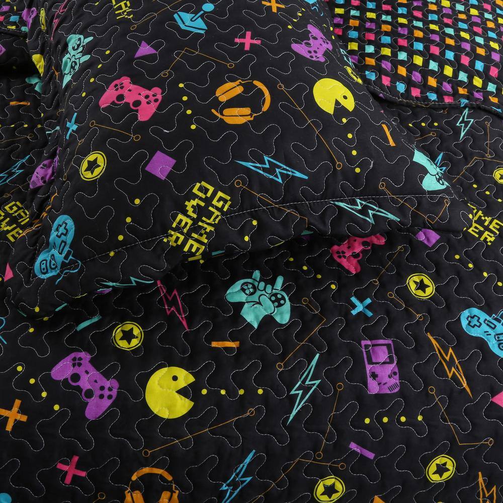 Twin Size Black Polyester Gamer Reversible Bedspread Set