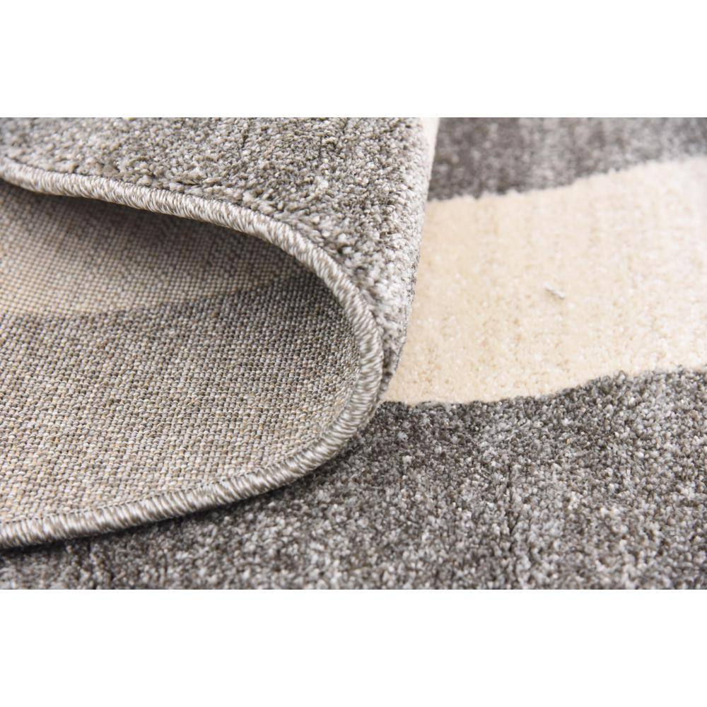 Gray and Ivory Round Tufted Synthetic Rug, 8'