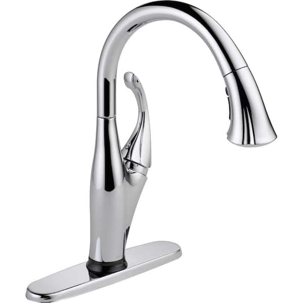 Delta Addison Single-Handle Pull-Down Sprayer Kitchen Faucet with Touch2O Technology and MagnaTite Docking in Chrome