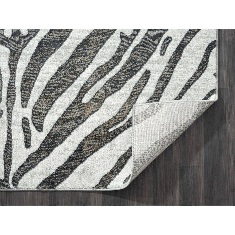 Gray Floral 6' x 9' Stain-Resistant Synthetic Area Rug