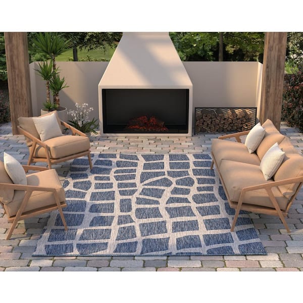 Isla Blue 2 ft. x 3 ft. Mid-Century Distressed Indoor/Outdoor Area Rug