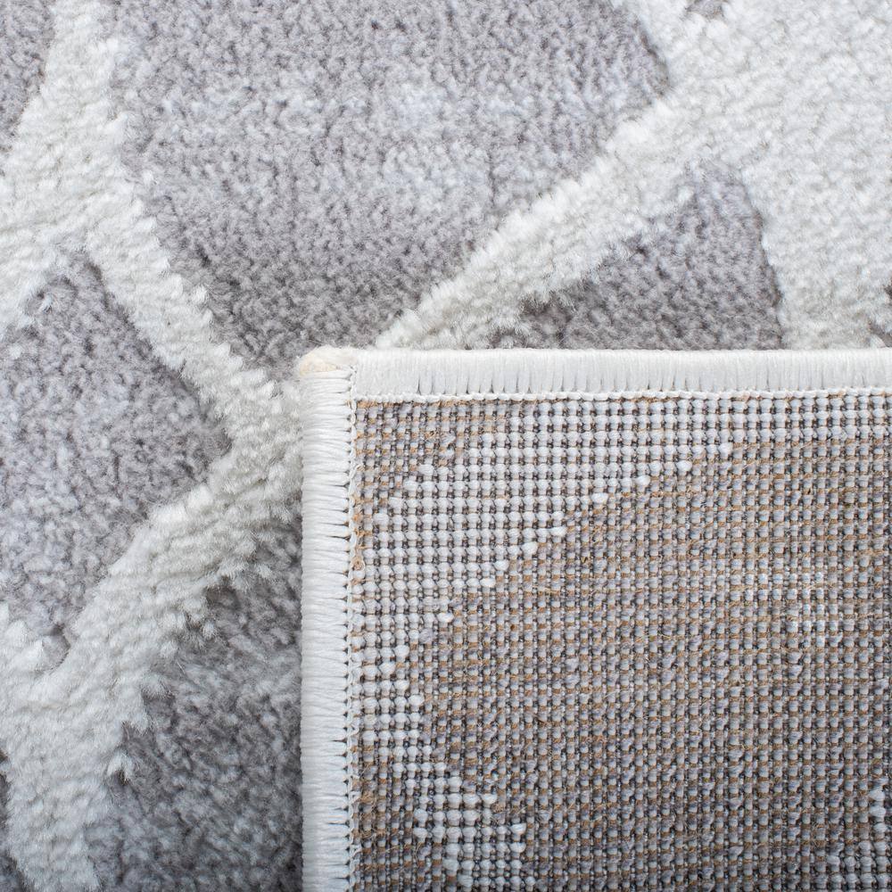 Amelia 3' x 5' Grey and Ivory Geometric Synthetic Area Rug