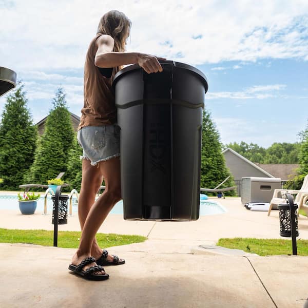 HDX 32 gal. Black Heavy Duty Outdoor Trash Can with Domed Lid (2