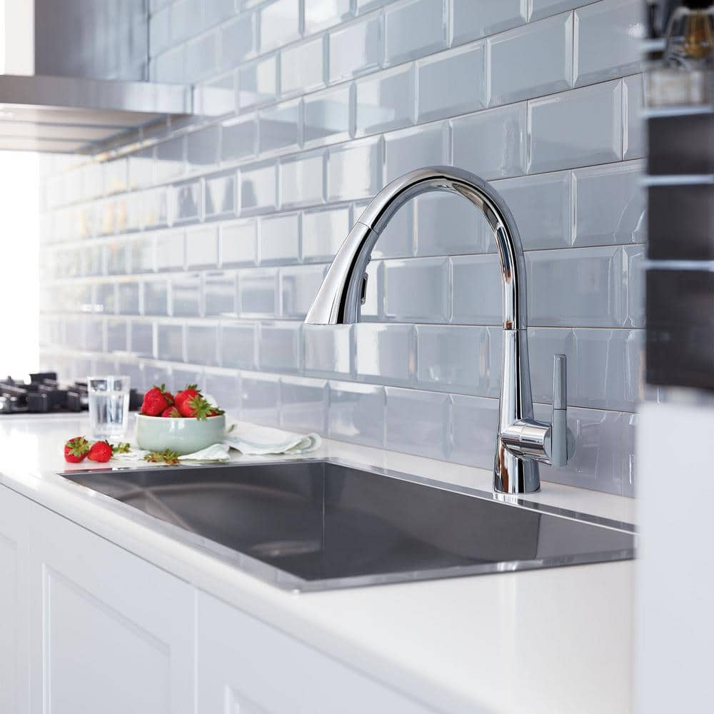Chrome Single-Handle Pull-Down Kitchen Faucet with Triple Spray