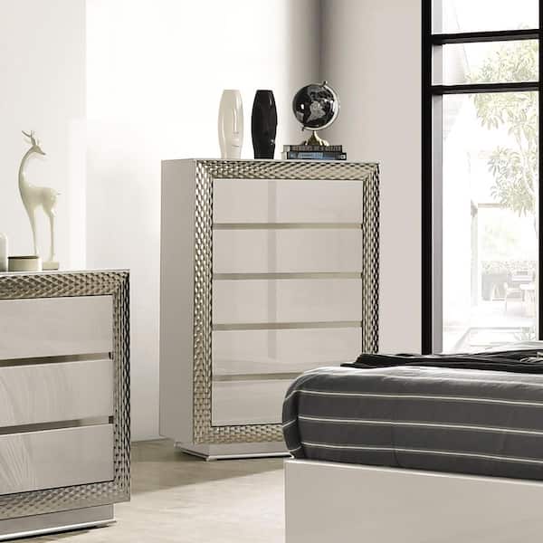 Furniture of America Dulce Gray 5-Drawer 34 in. Chest of Drawers