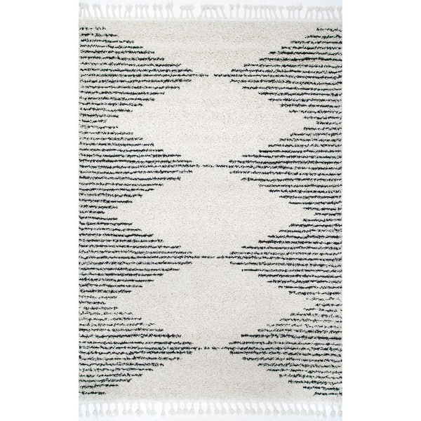 nuLOOM Bria Moroccan Diamond Shag Off-White 4 ft. x 6 ft. Area Rug