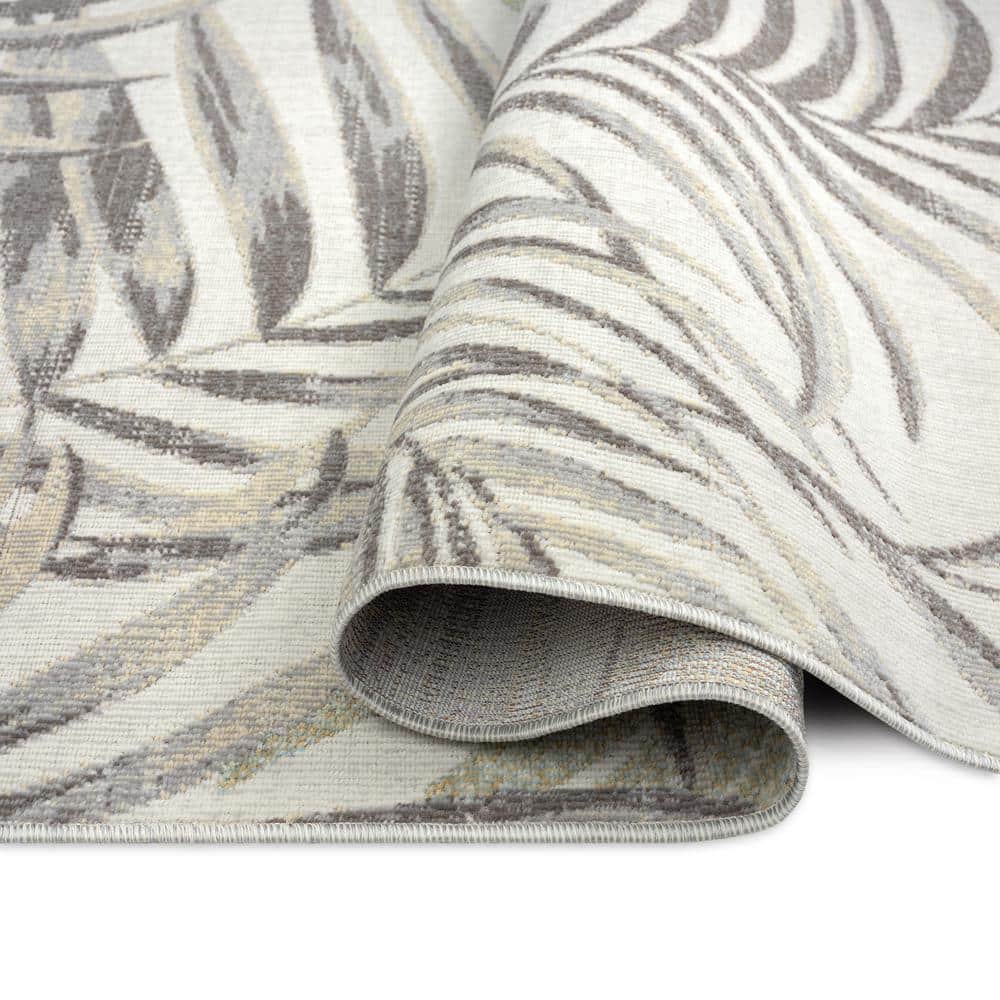 Ivory & Green Tropical Leaf Reversible 5' x 7' Synthetic Area Rug