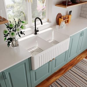 33 in. Farmhouse Apron-Front Kitchen Sink White Double Bowl Fireclay Kitchen Sink, Bottom Grid and Strainer Included