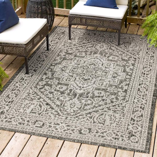 JONATHAN Y Sinjuri Medallion Gray/Black 5 ft. 3 in. x 7 ft. 7 in. Textured Weave Indoor/Outdoor Area Rug