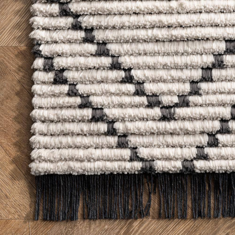 Carlina Beige Geometric Soft Shag Fringe 4' x 6' Area Rug
