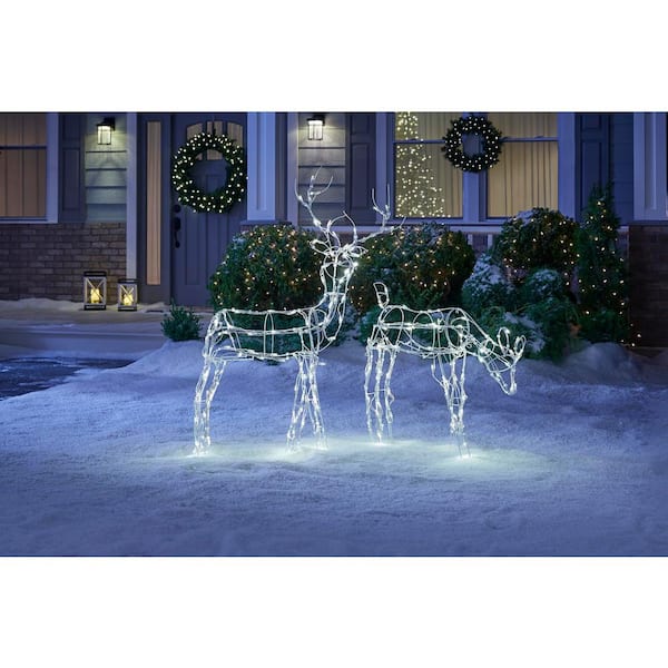Home Accents Holiday 52 In Led 120 Light Wire Reindeer Outdoor Christmas Decor Ty070 1713 The Home Depot