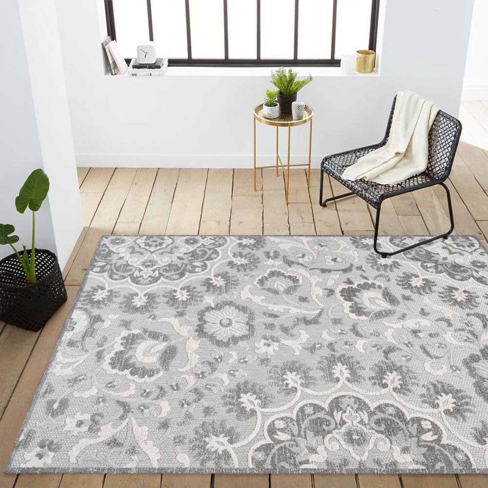 Modern Moroccan Medallion 4' x 6' Gray Synthetic Area Rug
