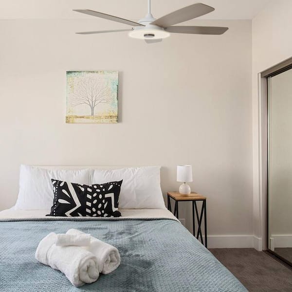 Hardley 52 in. Dimmable LED Indoor/Outdoor White Smart Ceiling Fan with Light and Remote, Works with Alexa/Google Home