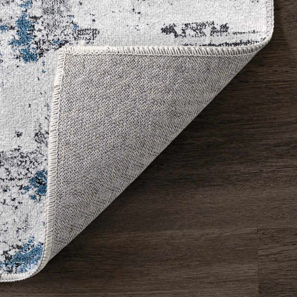 Reversible Abstract Gray Synthetic 4' x 6' Easy-Care Area Rug