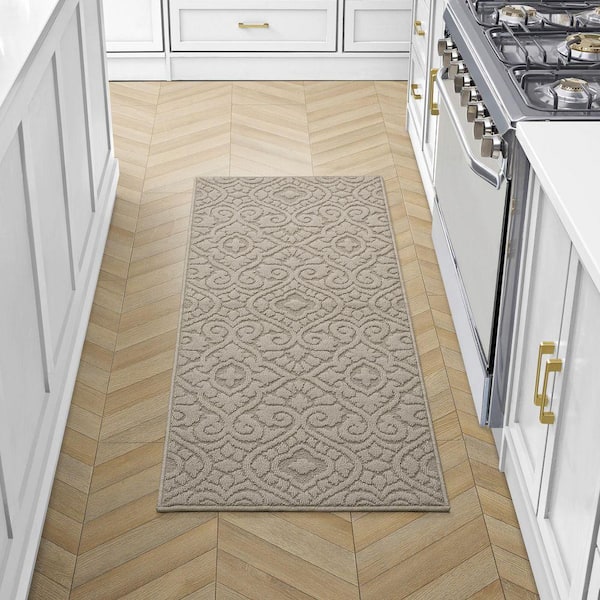 Feya Solid Linen 2 ft. x 5 ft. Tufted Medallion Polypropylene Runner Rug