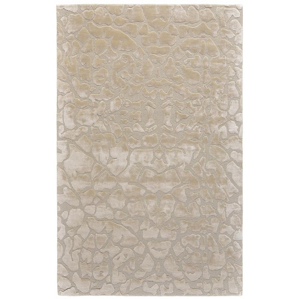 HomeRoots 4 x 6 Gray and Ivory Abstract Area Rug