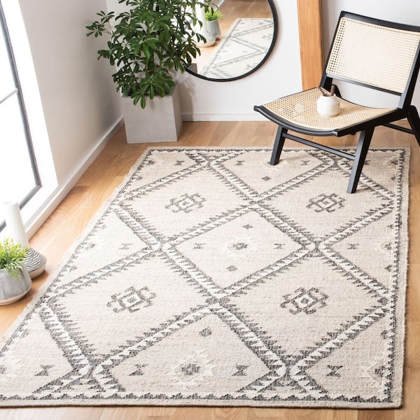 Kilim Grey/Black 5 ft. x 8 ft. Native American Trellis Border Area Rug