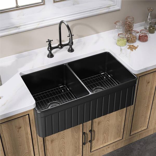 Zeafive Fia 33 in. Farmhouse Apron Front Double Bowls Matte Black