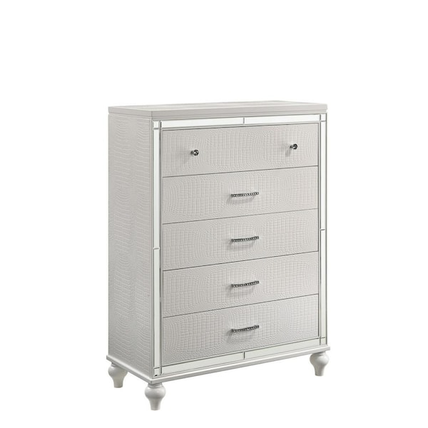 NEW CLASSIC HOME FURNISHINGS New Classic Furniture Valentino White 5-drawer 40 in. Chest
