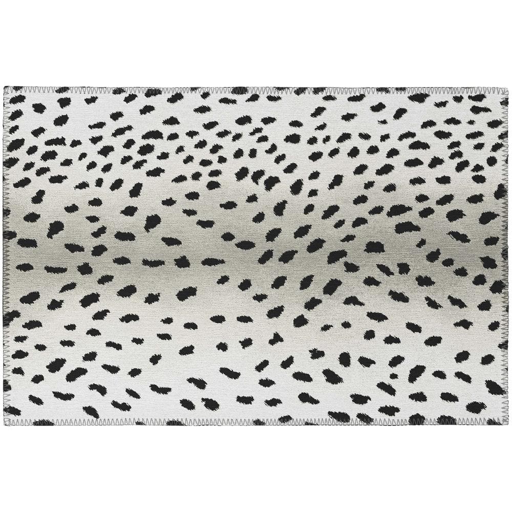 Safari Black 1 ft. 8 in. x 2 ft. 6 in. Indoor/Outdoor Washable Indoor/Outdo