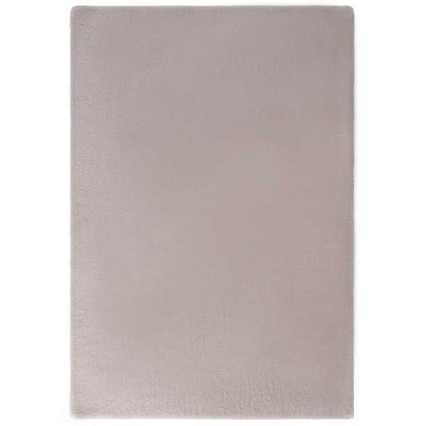 United Weavers Faux Rabbit Fur Lulia Beige 5 ft. 3 in. x 7 ft. 2 in. Area Rug