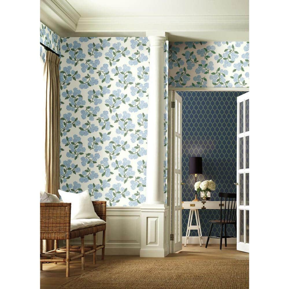 Summery Freshness Hydrangea-Inspired Light Blue & White 3D Wallpaper