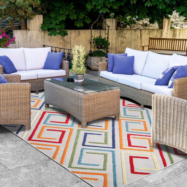 Ares Cream 7 ft. 10 in. x 9 ft. 10 in. Modern Geometric Polypropylene Indoor/Outdoor Area Rug