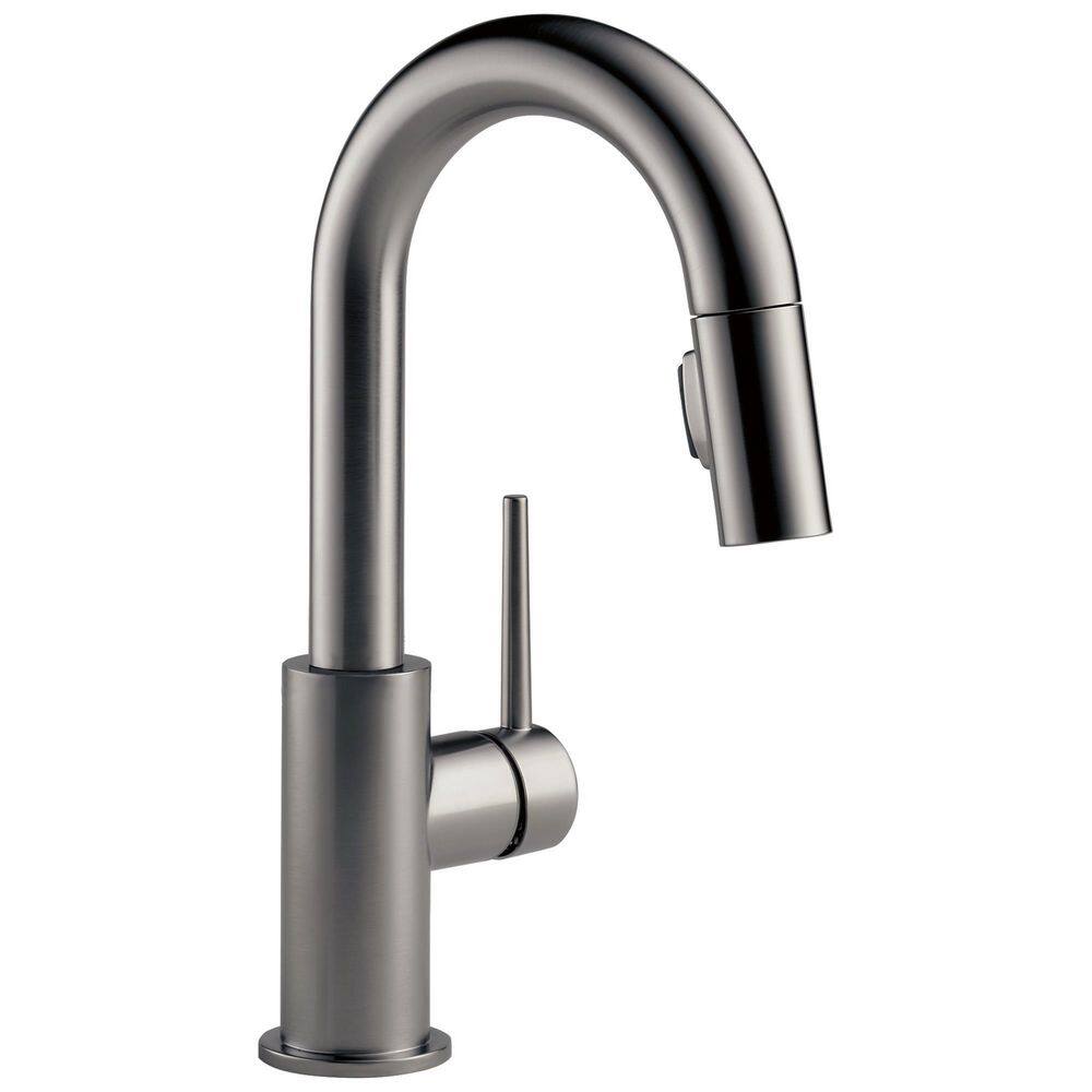 Delta Trinsic 15.69 in. H Pull Down Sprayer Kitchen Faucet with 360 ...