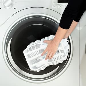 https://images.thdstatic.com/productImages/d83906b8-57de-49c8-8b42-cad41c645e02/svn/white-woolite-laundry-bags-w-82484-e4_300.jpg