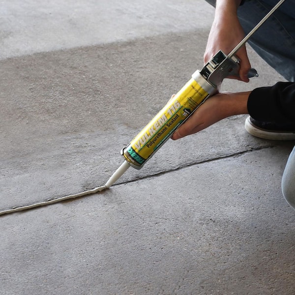 Tremco Vulkem 116 10.1 oz. Gray Exterior Polyurethane Sealant (12