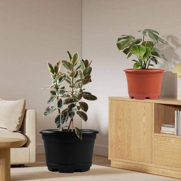 Large Black Plastic Indoor/Outdoor Planter with Saucer(13 in. W x6
