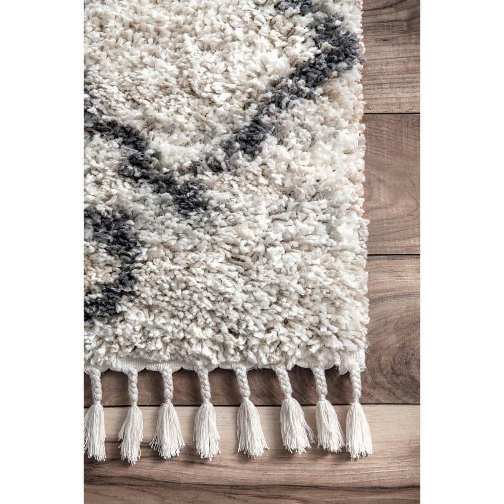 Ivory and Gray Synthetic Shag Rectangular Area Rug, 4' x 6'