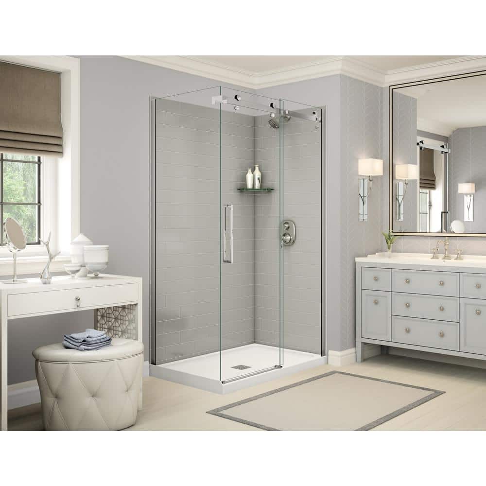 MAAX Utile Metro 32 in. x 48 in. x 83.5 in. Center Drain Corner