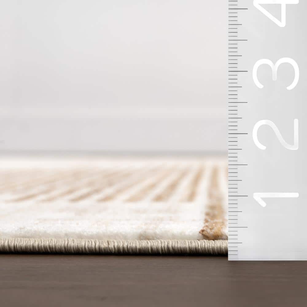 Beige and Gray Synthetic Southwestern Fringe 8' x 10' Area Rug