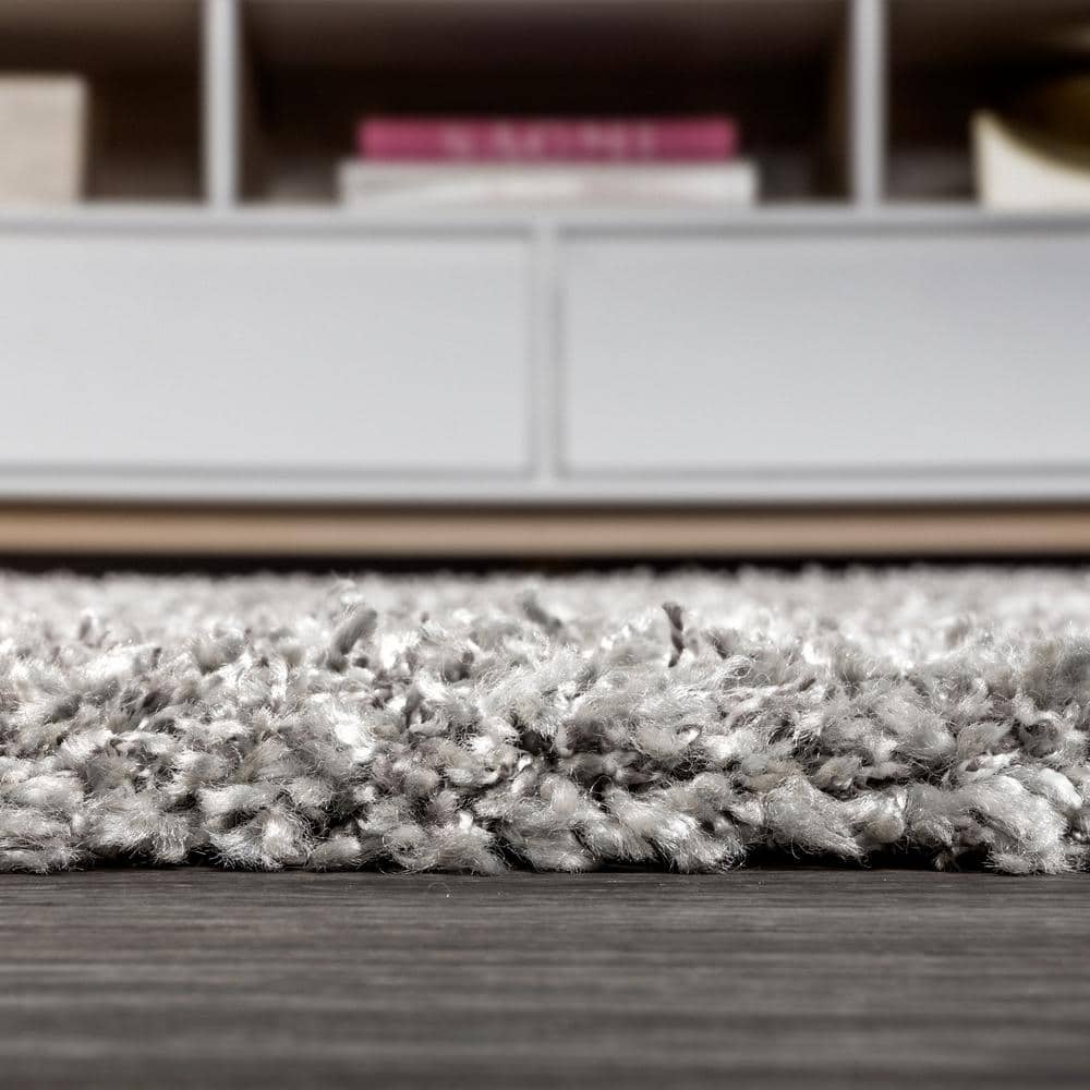 Reversible Grey/Cream Diamond Shag Area Rug 4' x 6'