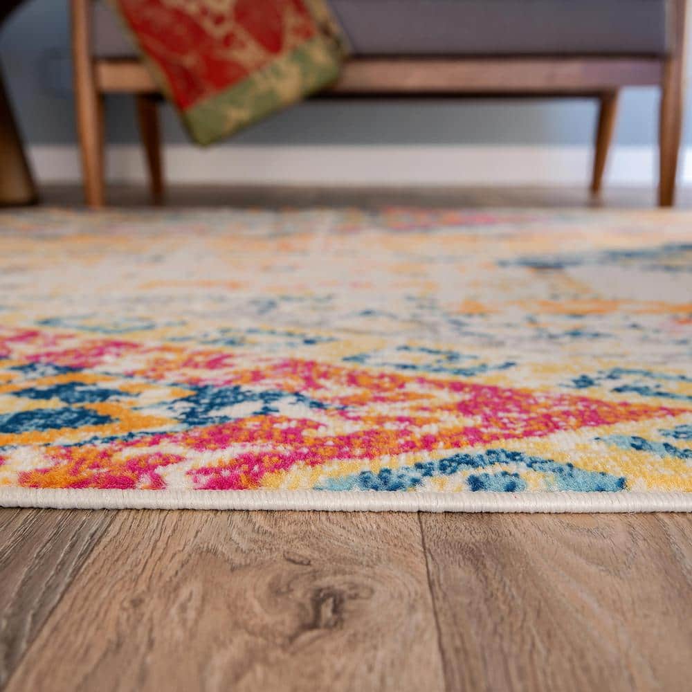 Bohemian Geometric Easy-Care Multicolor 5' x 7' Area Rug