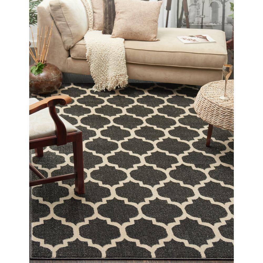Black Synthetic Trellis 6' x 9' Reversible Washable Rug