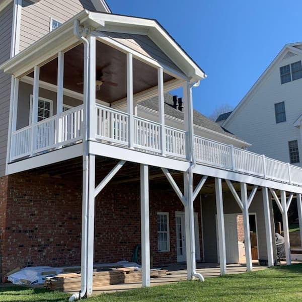 Vanderbilt 3 ft. H x 8 ft. W White Vinyl Railing Kit