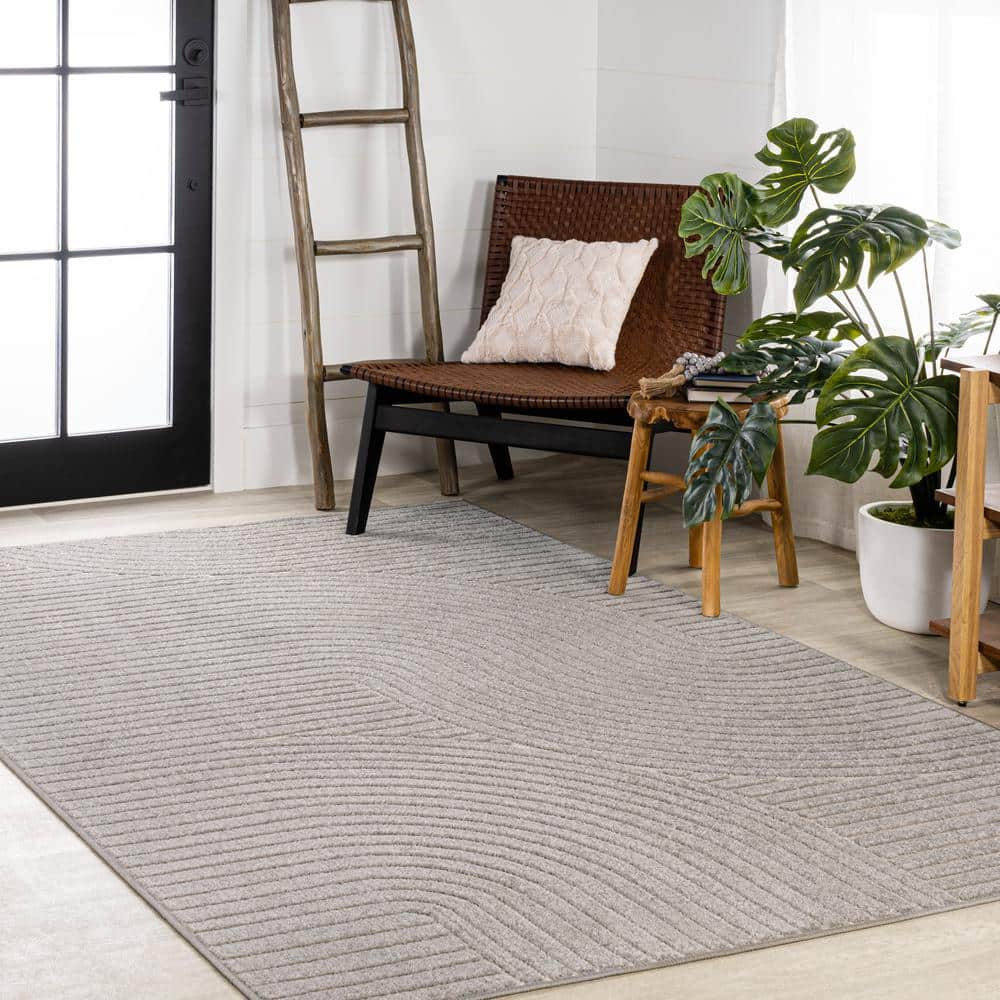 Gray and Ivory Geometric 4' x 6' Synthetic Area Rug