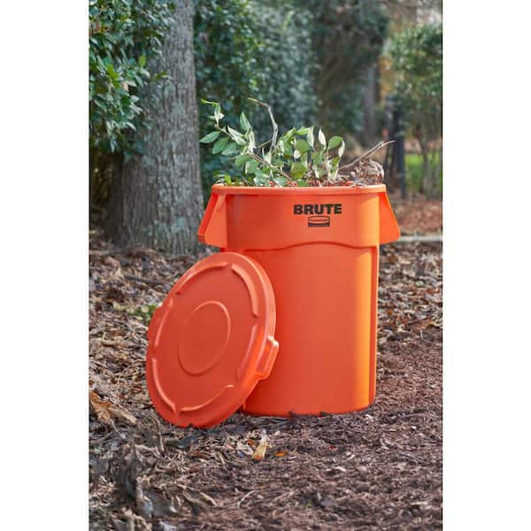 Rubbermaid Brute Vented Trash Receptacle Round 44 Gal Red