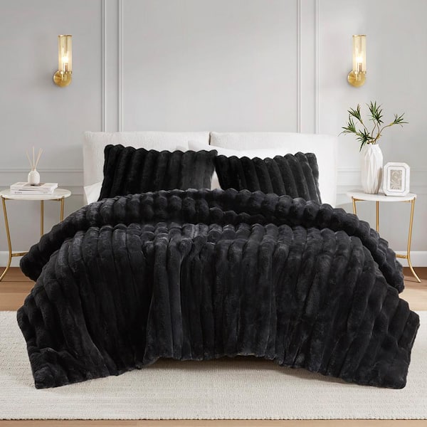 Madison Park Dahlia Polyester Black Faux Fur Full/Queen Comforter Set