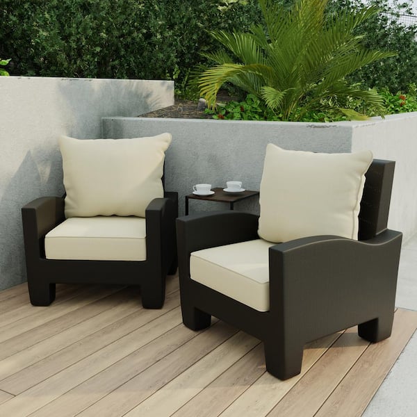 https://images.thdstatic.com/productImages/d89769b5-aa5e-5d1f-8206-55b1fe780fb9/svn/jordan-manufacturing-outdoor-dining-chair-cushions-9740pk1-2086h-31_600.jpg