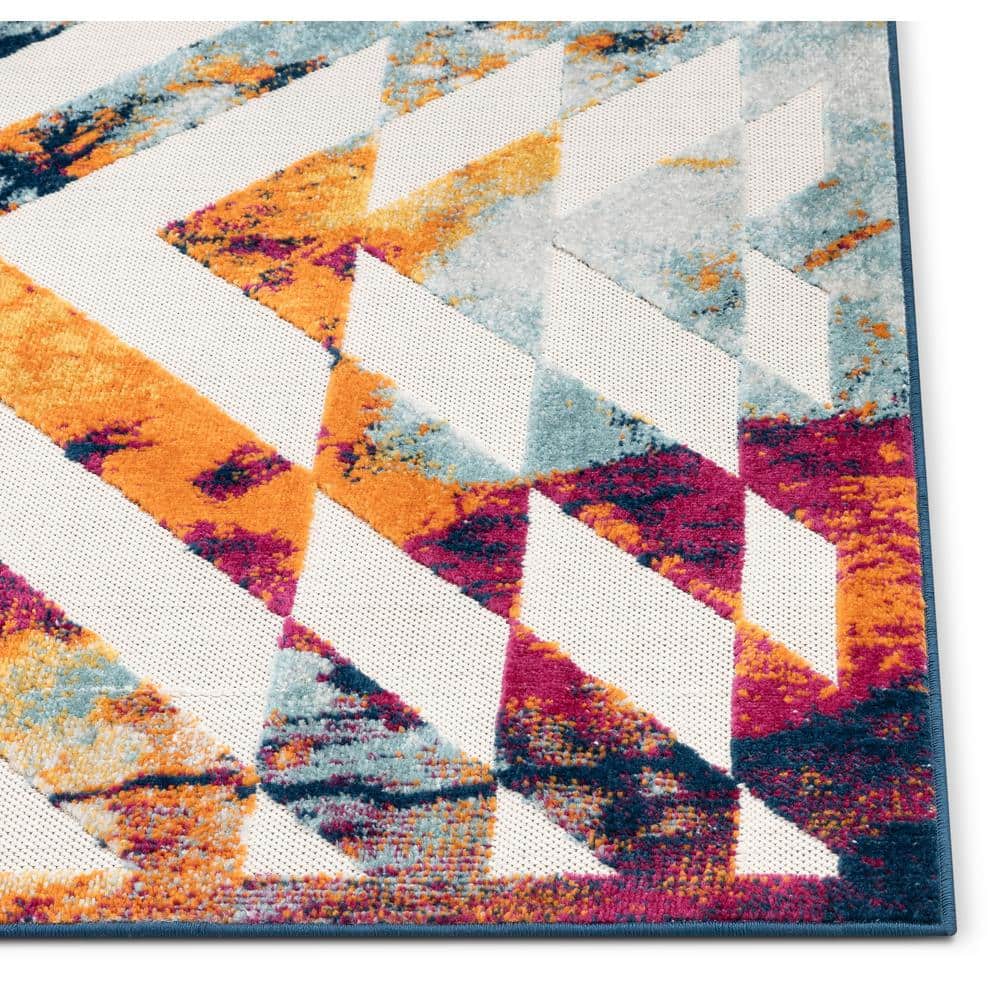 Multicolor Geometric Synthetic Indoor/Outdoor Area Rug 5'3" x 7'3"
